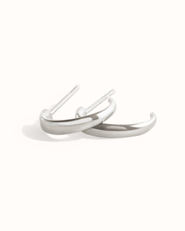 Silver Claw Huggie Hug Earring • Lobe Cuff Earrings • Silver Huggie Earrings • Minimalist Jewelry • Everyday Use Stud Earrings • MHP003 - Revelmy